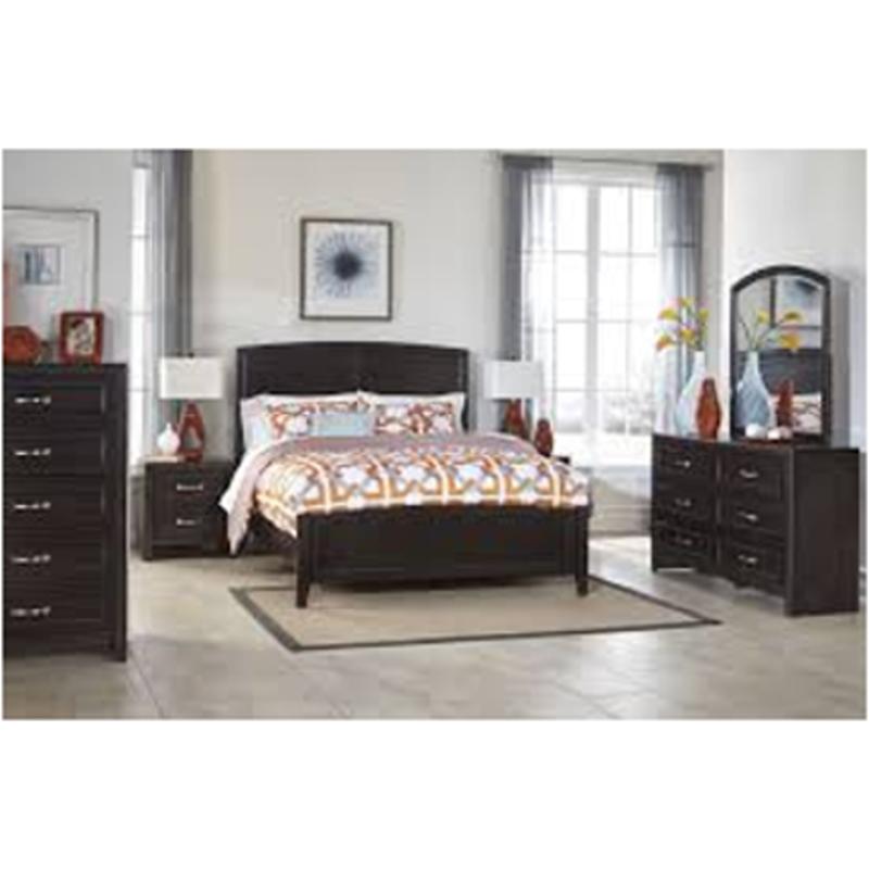 Bed / Dresser / Mirror / Nightstand