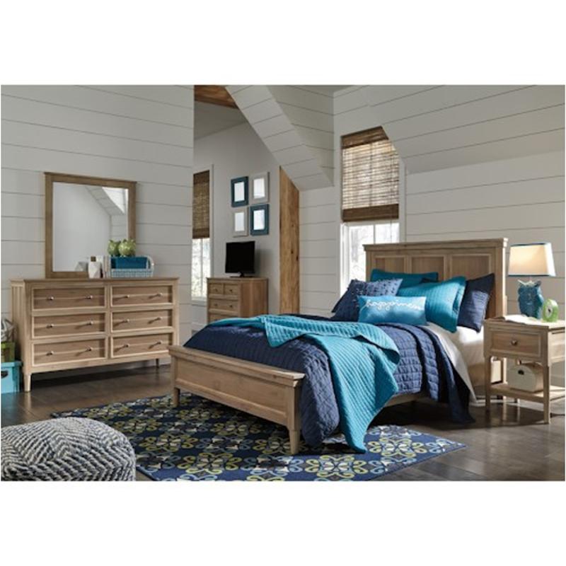 Bed / Nightstand / Mirror / Dresser