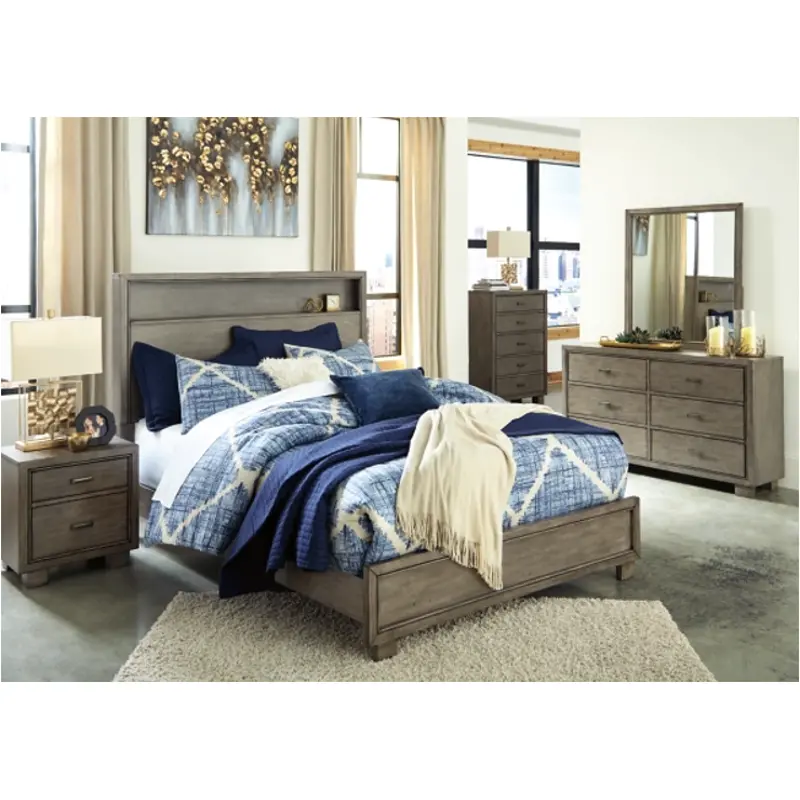 Bed / Dresser / Mirror / Nightstand