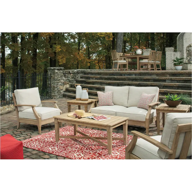 p801 outdoor living room