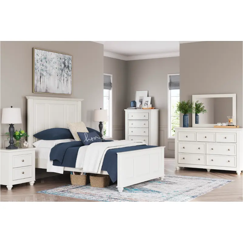 Bed / Dresser / Mirror / Nightstand