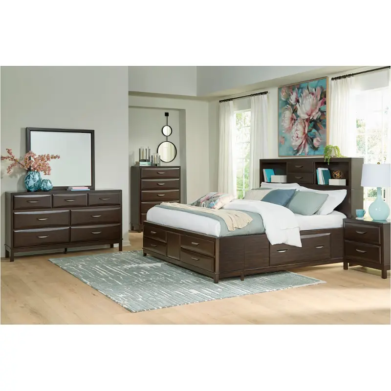 Bed / Dresser / Mirror / Nightstand
