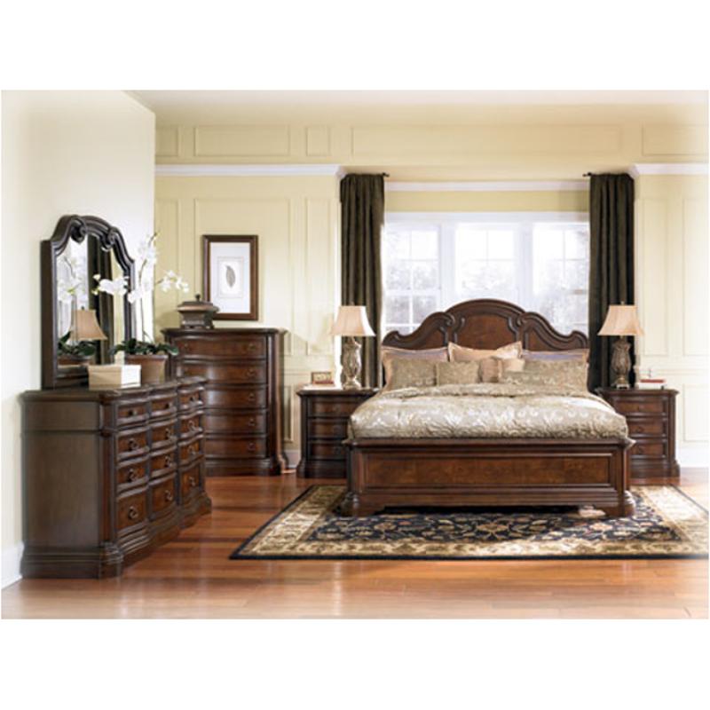 B684-31 Ashley Furniture Chamblee Bedroom Furniture Dresser