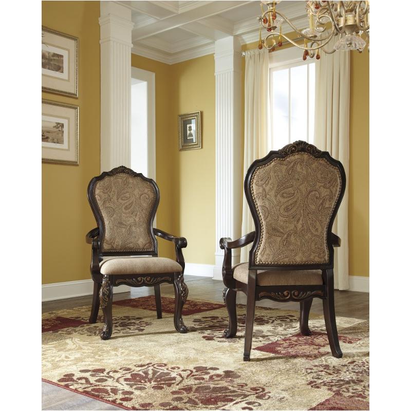 D678-01a Ashley Furniture Wendlowe Dining Room Furniture Dining Chair
