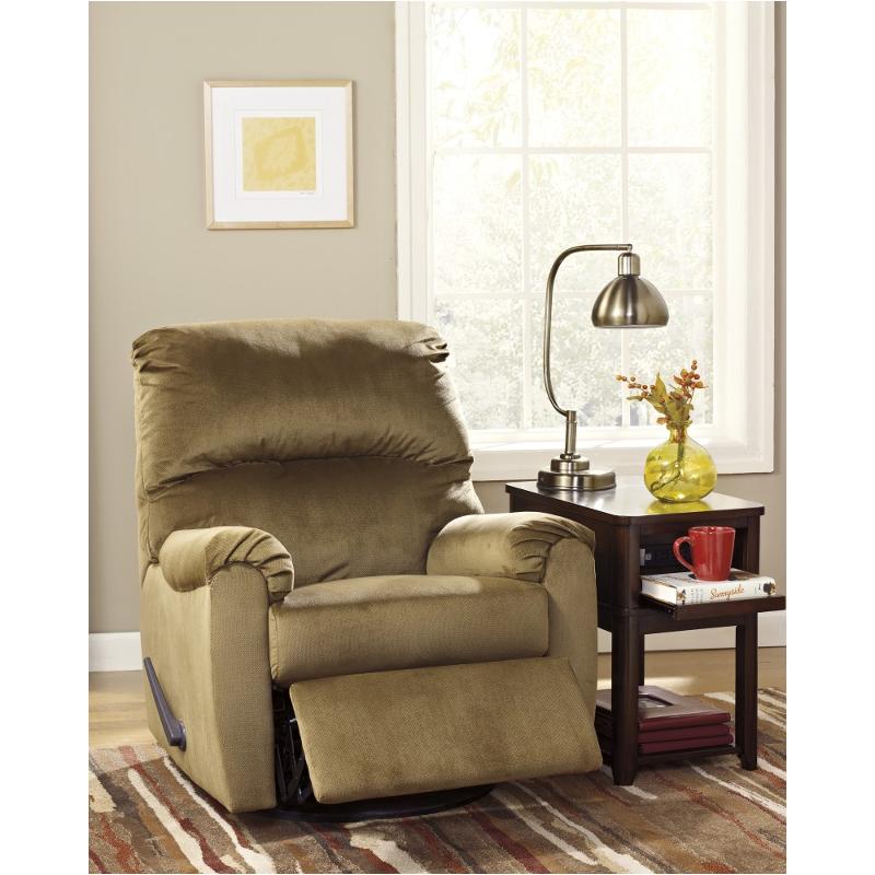5500261 Ashley Furniture Mcfarin - Hickory Living Room Furniture Recliner