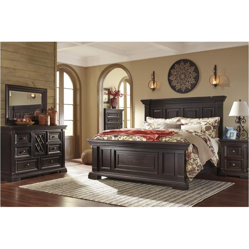 B643 57 Ashley Furniture Willenburg Dark Brown Queen Panel Bed