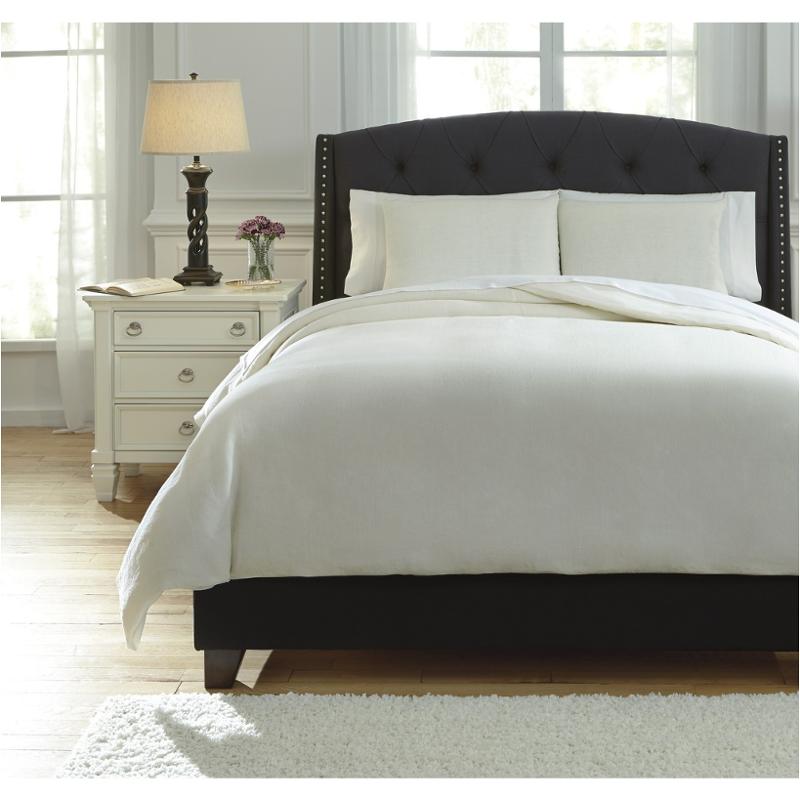 Q734013q Ashley Furniture Bergden - Ivory Bedding Comforter
