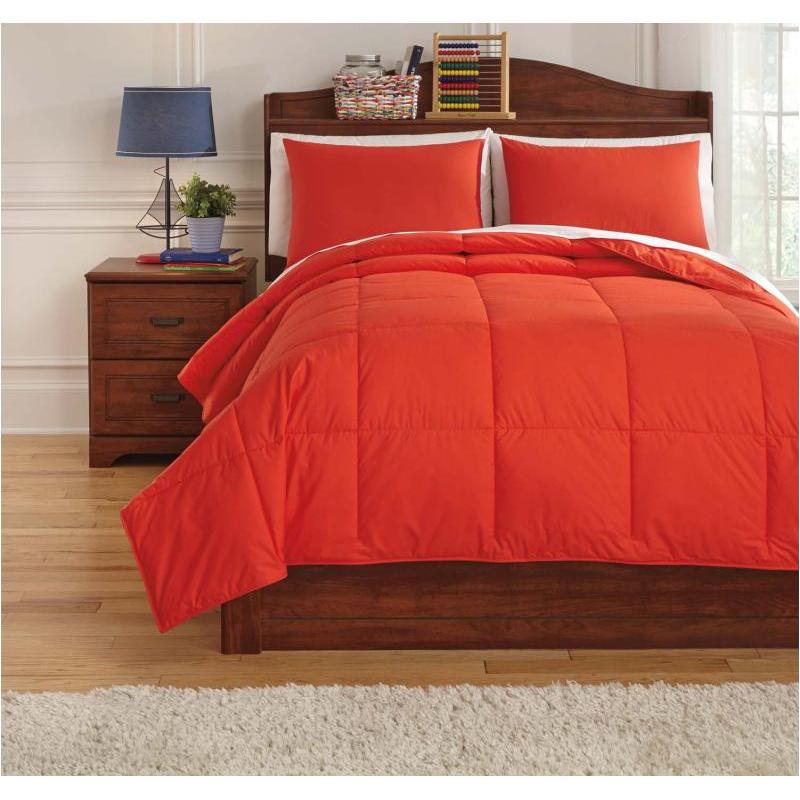 Q759093f Ashley Furniture Plainfield - Red Bedding Comforter
