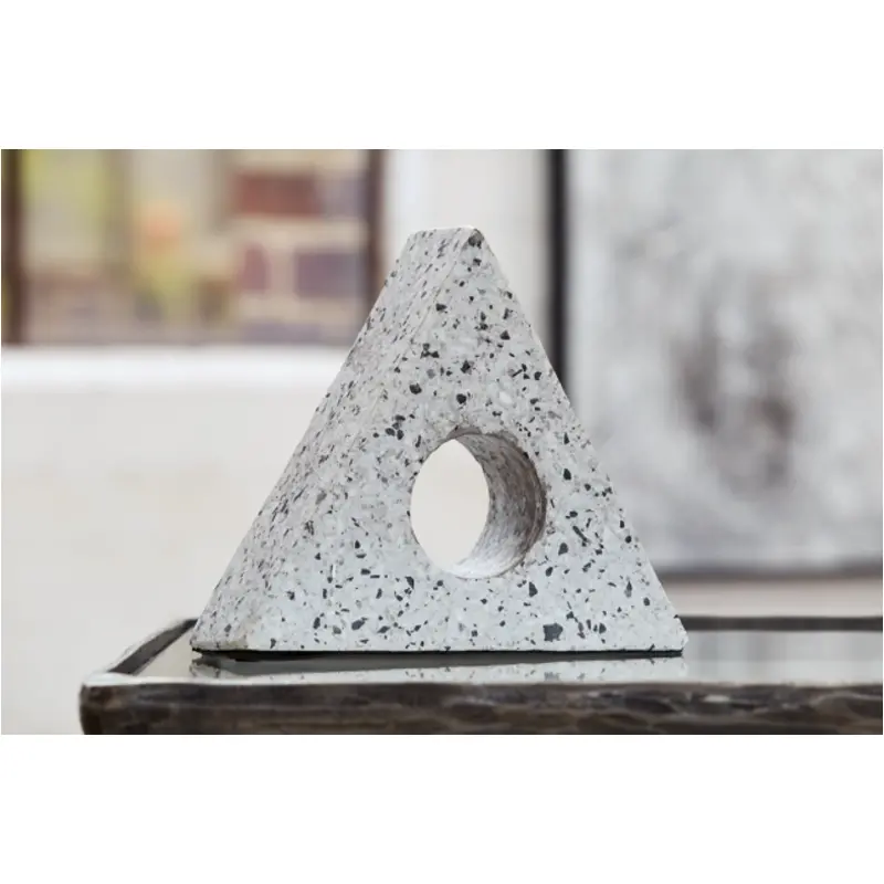 A2000535s Ashley Furniture Setehen Accent Furniture Statue