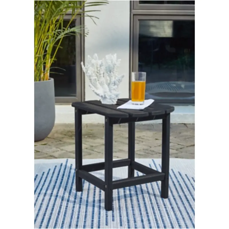 P008-703 Ashley Furniture Sundown Treasure Living Room Furniture End Table