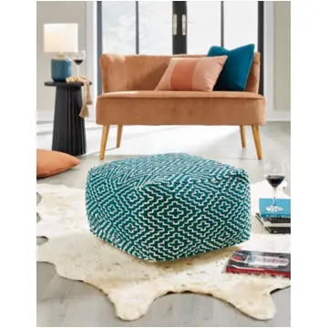 A1001055 Ashley Furniture Brynnsen Accent Furniture Occasional Table Set