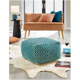 A1001055 Ashley Furniture Brynnsen Accent Furniture Occasional Table Set