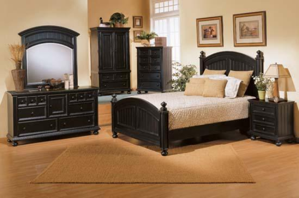 Bed / Dresser / Mirror / Nightstand