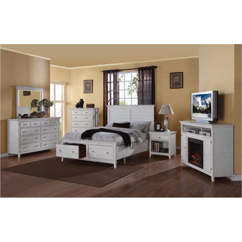 Bed / Dresser / Mirror / Nightstand