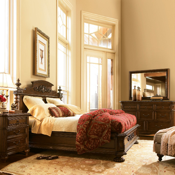 Bed / Dresser / Mirror / Nightstand
