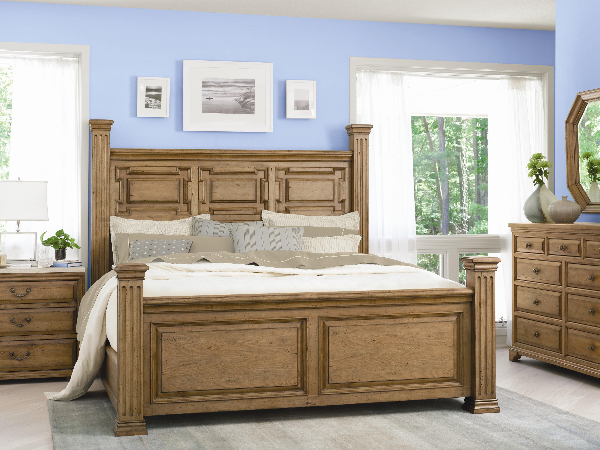 Bed / Dresser / Mirror / Nightstand