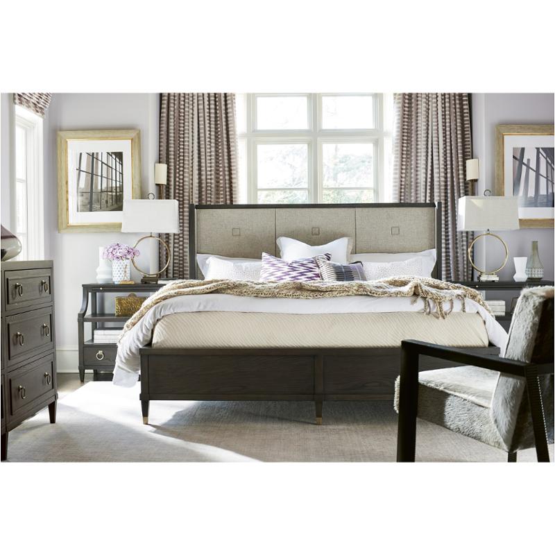 Bed / Dresser / Mirror / Nightstand