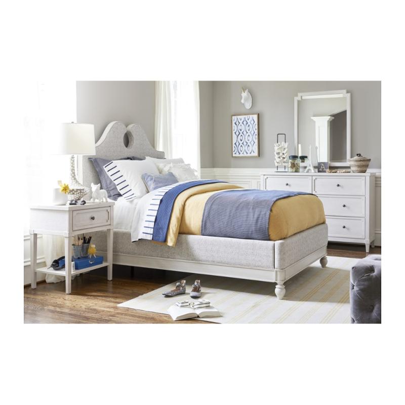 Bed / Nightstand / Mirror / Dresser