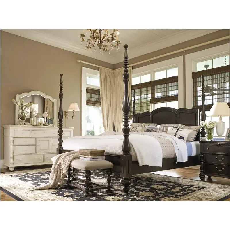 932250 Universal Furniture Queen Savannah Poster Bed Tobacco