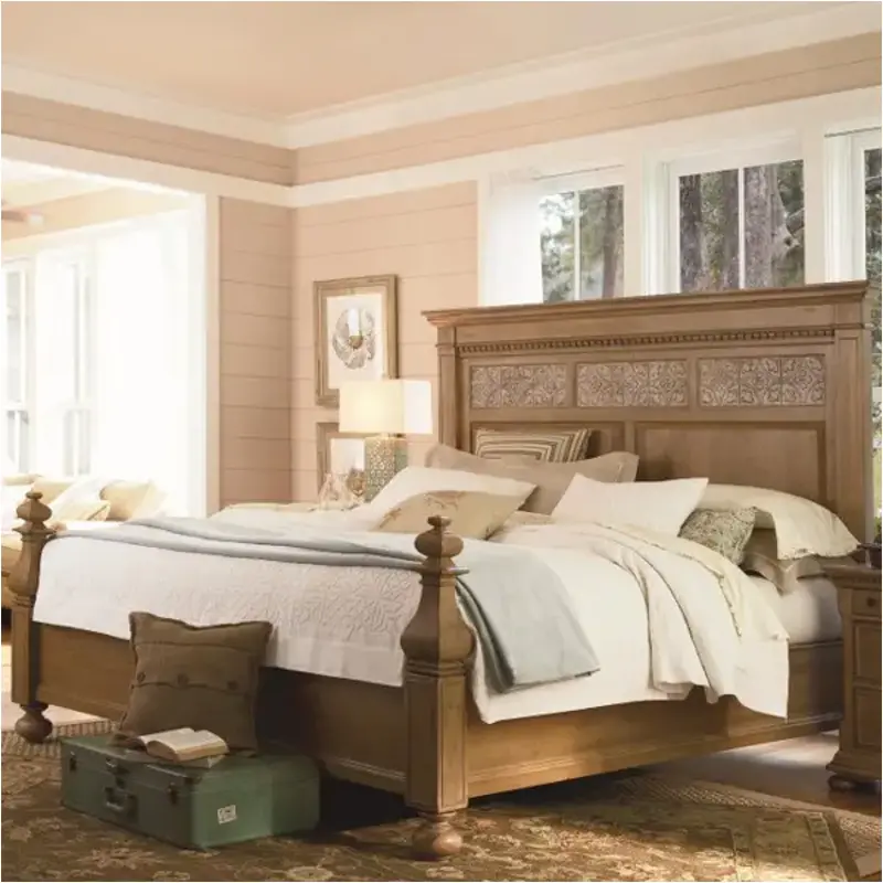 192250 Universal Furniture Queen Aunt Peggys Bed